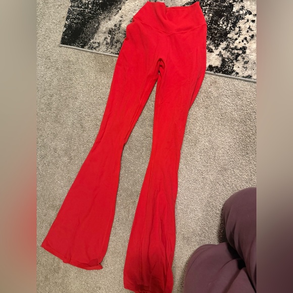 BuffBunny aggressive scrunch flare Leggings lipstick red - Picture 2 of 5